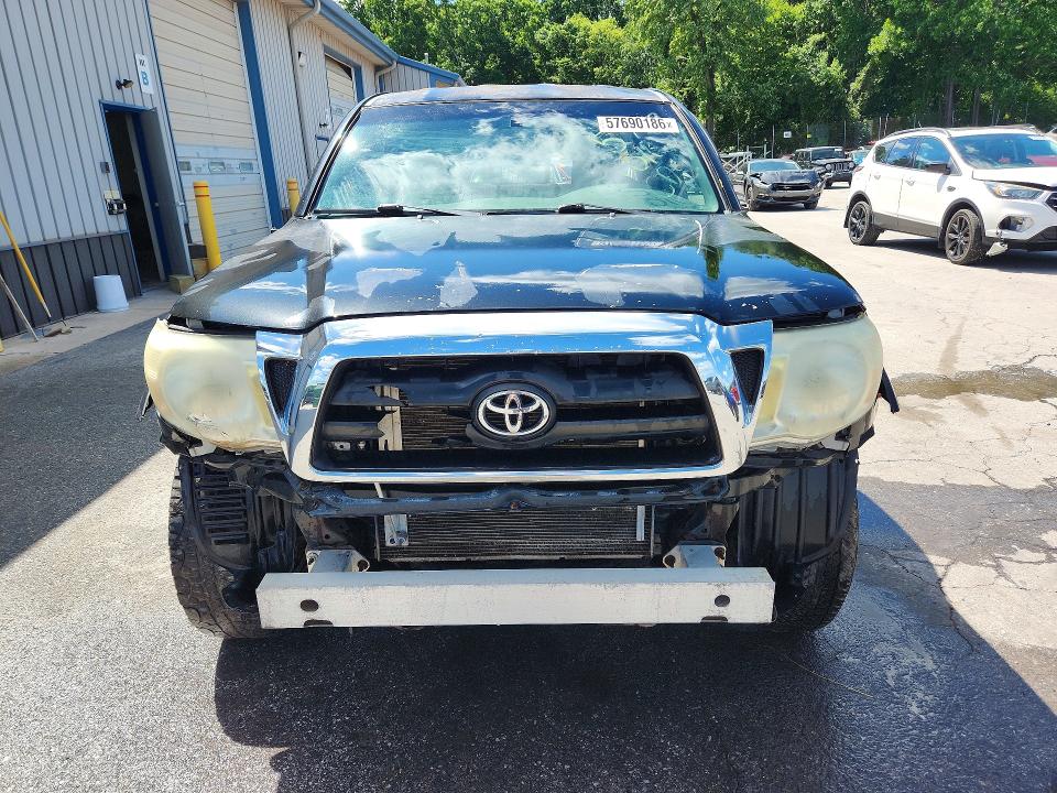 57690186 :رقم المزاد ، 5TEUX42N75Z113254 vin ، 2005 Toyota Tacoma مزاد بيع