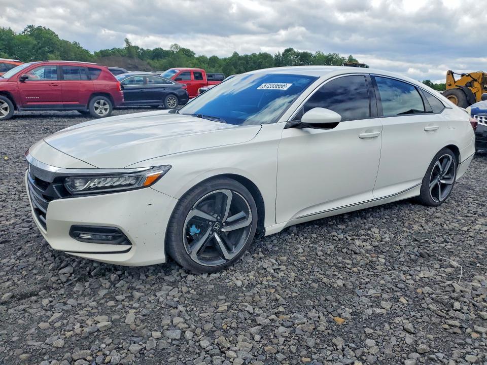 57203656 :رقم المزاد ، 1HGCV1F35JA085470 vin ، 2018 Honda Accord مزاد بيع