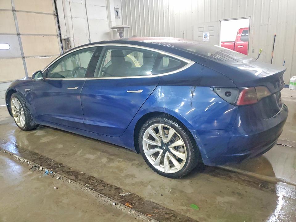 57707156 :رقم المزاد ، 5YJ3E1EAXJF013699 vin ، 2018 Tesla Model 3 مزاد بيع