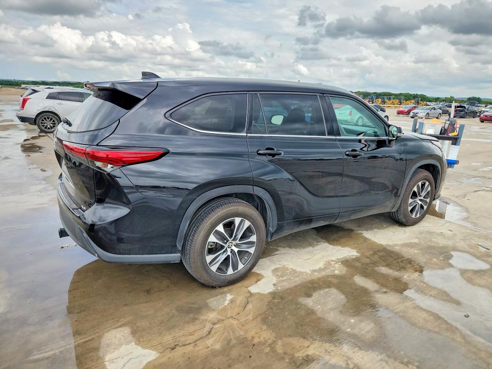 Aukcja sprzedaży 2022 Toyota Highlander, vin: 5TDGZRAHXNS555782, numer aukcji: 56628536