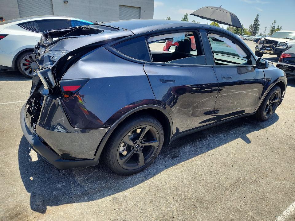 56448956 :رقم المزاد ، 7SAYGDED8TF581046 vin ، 2026 Tesla Model Y مزاد بيع