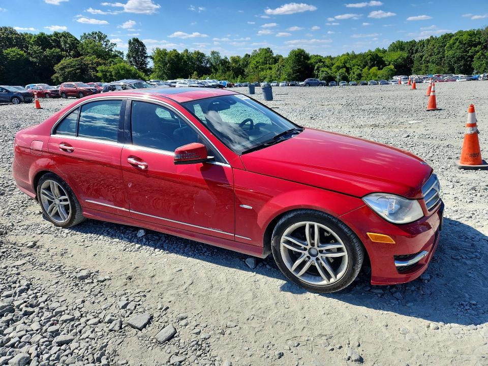 56049606 :رقم المزاد ، WDDGF4HB9CA673416 vin ، 2012 Mercedes-benz C مزاد بيع