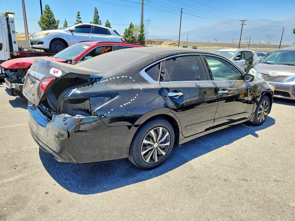 Продажа на аукционе авто 2018 Nissan Altima, vin: 1N4AL3AP2JC474272, номер лота: 59182256