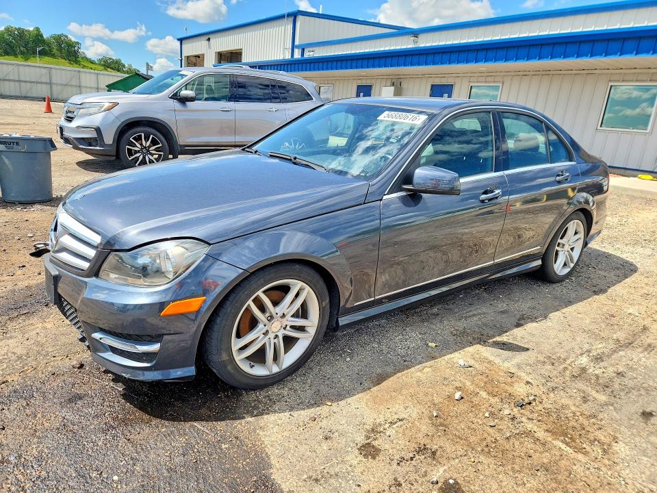 Продаж на аукціоні авто 2013 Mercedes-benz C250, vin: WDDGF4HB4DA786451, номер лоту: 56880616