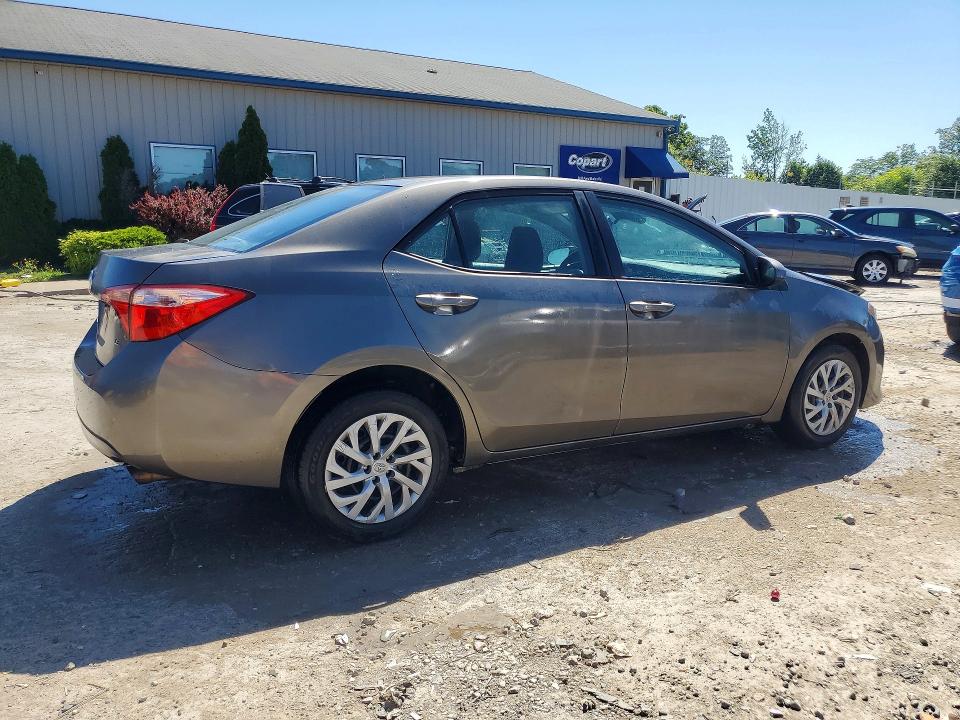 55322236 :رقم المزاد ، 2T1BURHE5JC055696 vin ، 2018 Toyota Corolla مزاد بيع