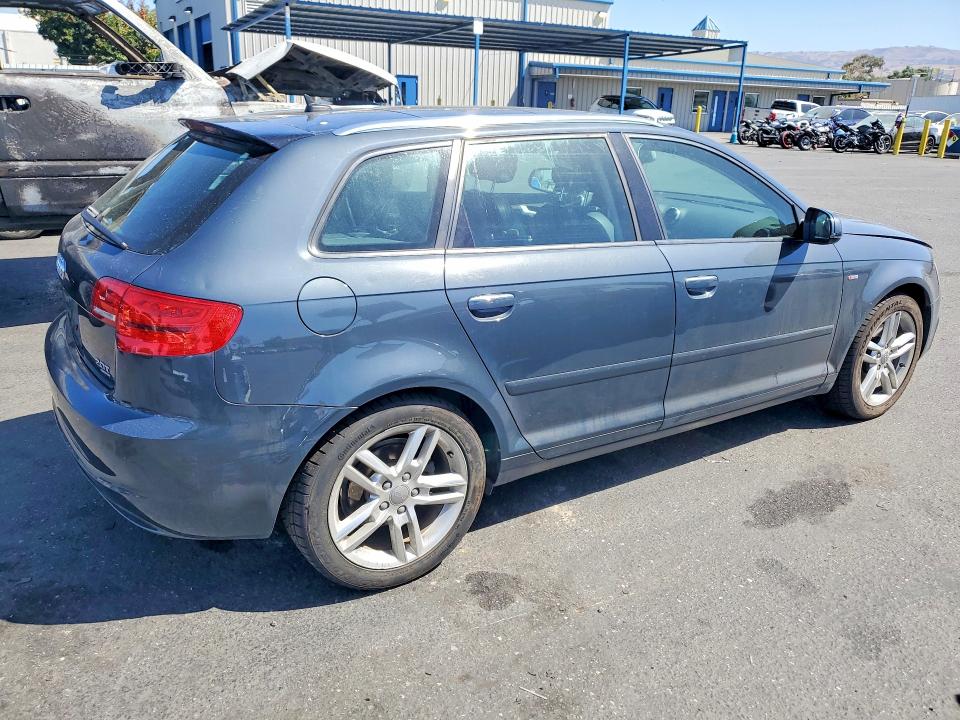 2011 Audi A3 მანქანა იყიდება აუქციონზე, vin: WAUMFAFM7BA081072, აუქციონის ნომერი: 59197936