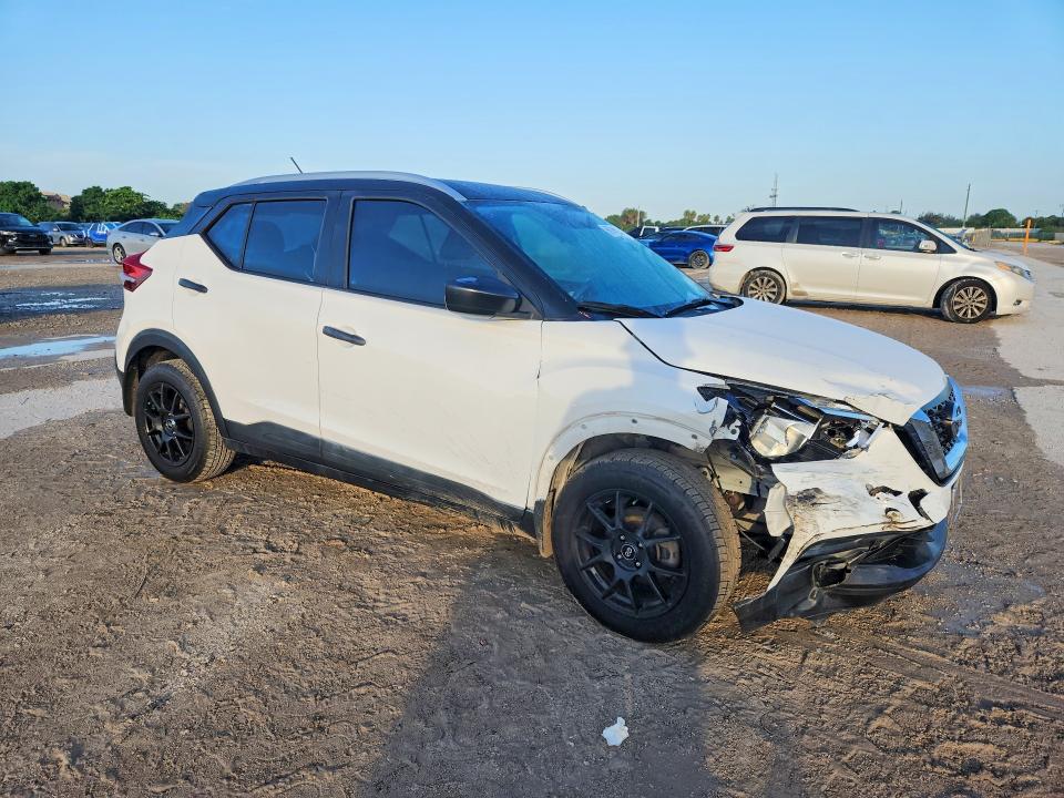 Продажа на аукционе авто 2018 Nissan Kicks, vin: 3N1CP5CU4JL519922, номер лота: 58744936