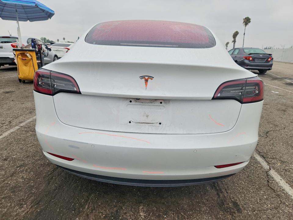 57207356 :رقم المزاد ، 5YJ3E1EA3JF009106 vin ، 2018 Tesla Model 3 مزاد بيع