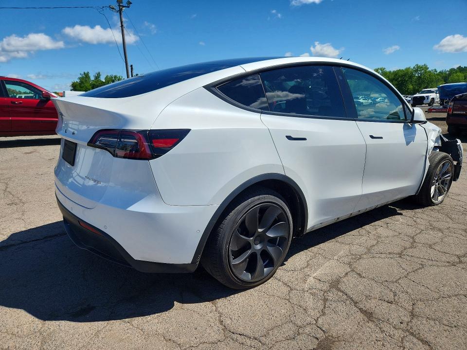 2022 Tesla Model Y მანქანა იყიდება აუქციონზე, vin: 7SAYGDEE2NF320815, აუქციონის ნომერი: 57036536