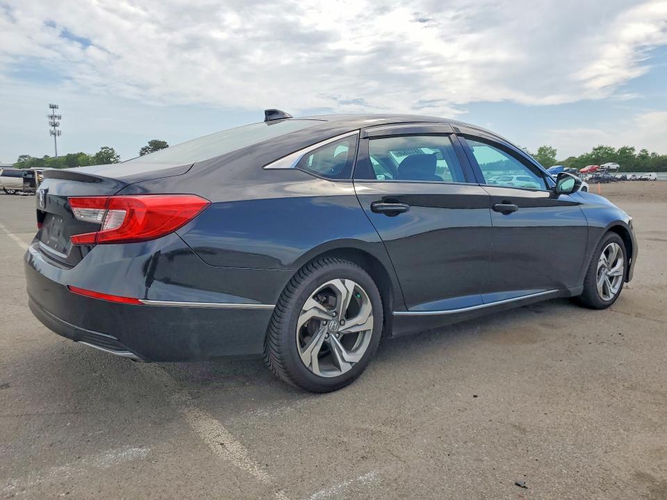 Продаж на аукціоні авто 2018 Honda Accord, vin: 1HGCV1F57JA254339, номер лоту: 58132826