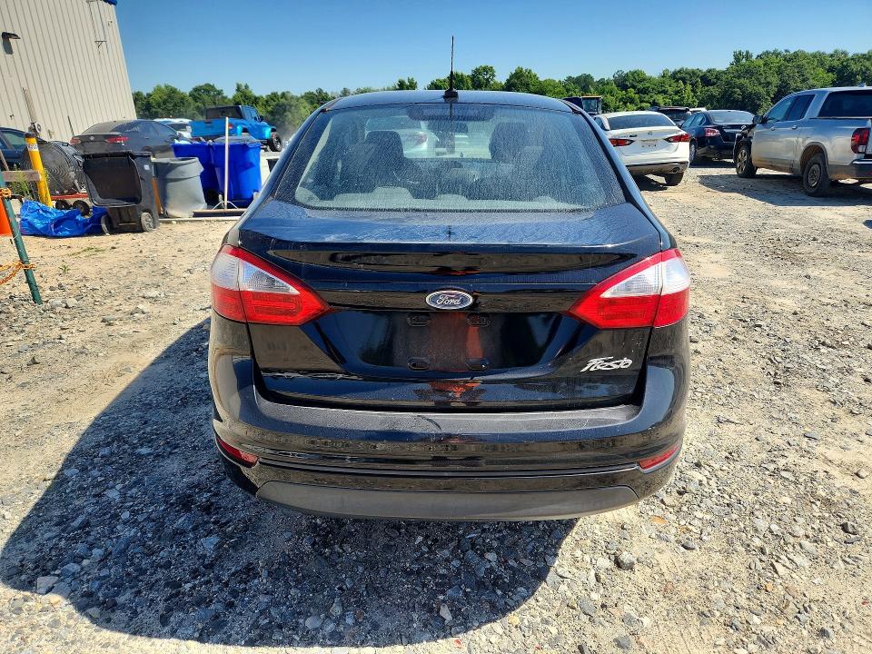56064166 :رقم المزاد ، 3FADP4AJ0GM180041 vin ، 2016 Ford Fiesta مزاد بيع