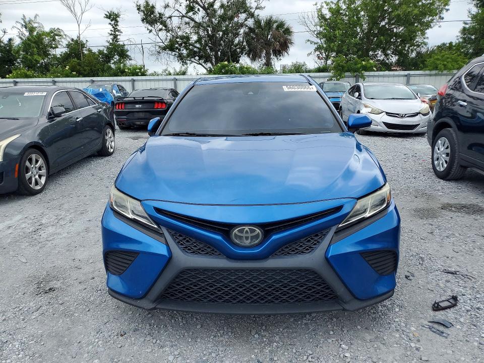 2018 Toyota Camry მანქანა იყიდება აუქციონზე, vin: 4T1B11HK2JU080277, აუქციონის ნომერი: 56030066