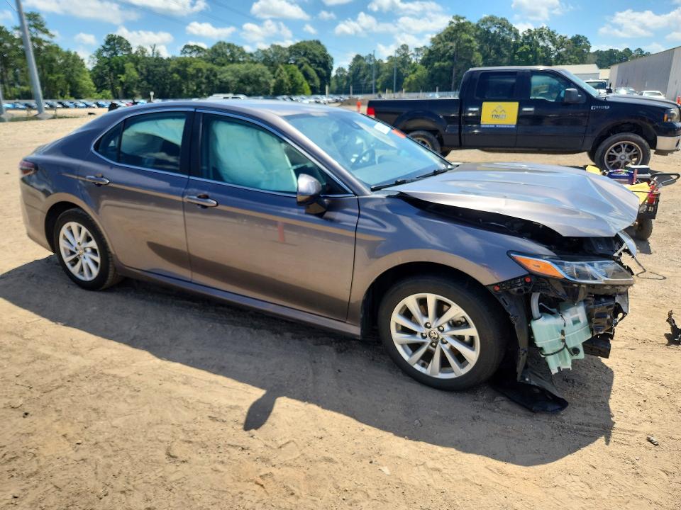 56859236 :رقم المزاد ، 4T1C11AK2RU868695 vin ، 2024 Toyota Camry مزاد بيع