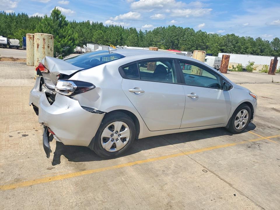 2017 Kia Forte მანქანა იყიდება აუქციონზე, vin: 3KPFK4A72HE098247, აუქციონის ნომერი: 57428426