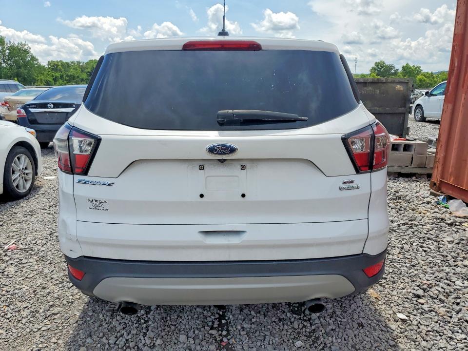 55576326 :رقم المزاد ، 1FMCU0G90HUB67223 vin ، 2017 Ford Escape مزاد بيع