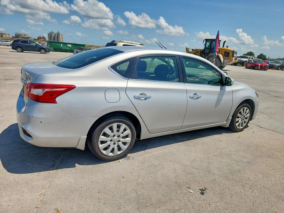 2018 Nissan Sentra მანქანა იყიდება აუქციონზე, vin: 3N1AB7AP3JY337243, აუქციონის ნომერი: 58880136