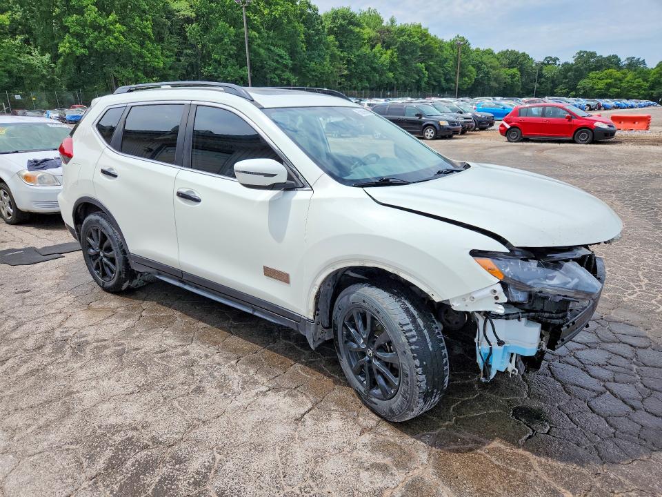 55909566 :رقم المزاد ، 5N1AT2MV0HC768726 vin ، 2017 Nissan Rogue مزاد بيع