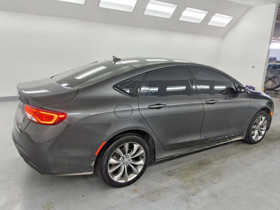 55527586 :رقم المزاد ، 1C3CCCBB9GN175613 vin ، 2016 Chrysler 200 مزاد بيع