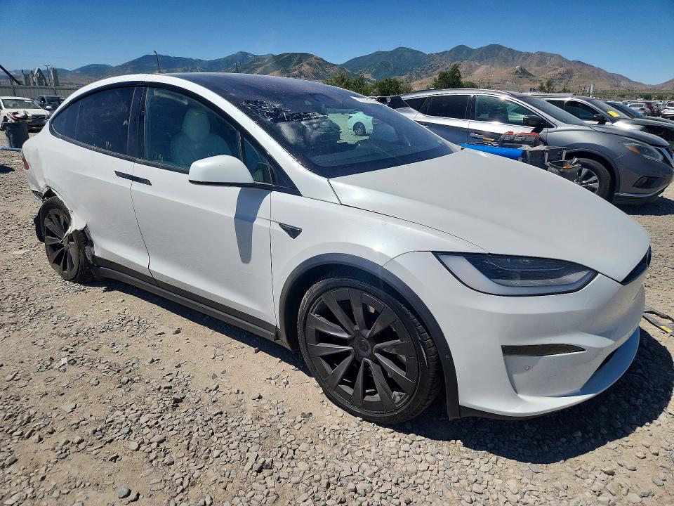 Продажа на аукционе авто 2022 Tesla Model X, vin: 7SAXCBE68NF331810, номер лота: 57781306