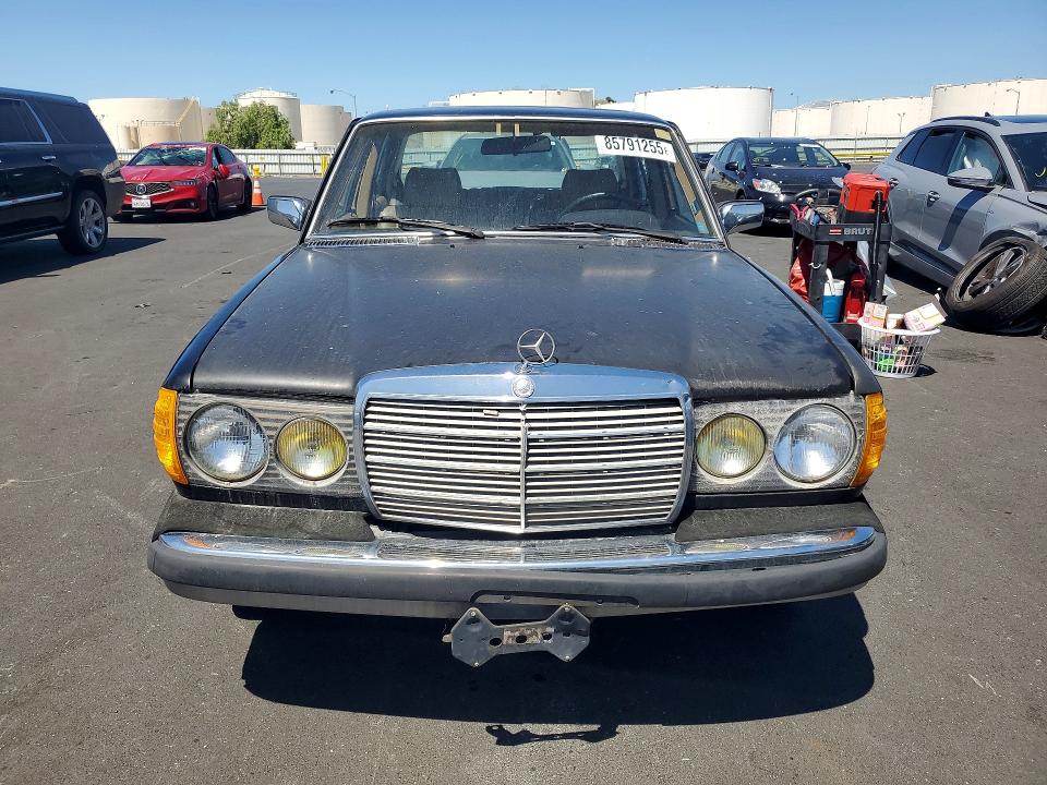 1982 Mercedes-benz 300 მანქანა იყიდება აუქციონზე, vin: WDBAB33A3CB013238, აუქციონის ნომერი: 85791255