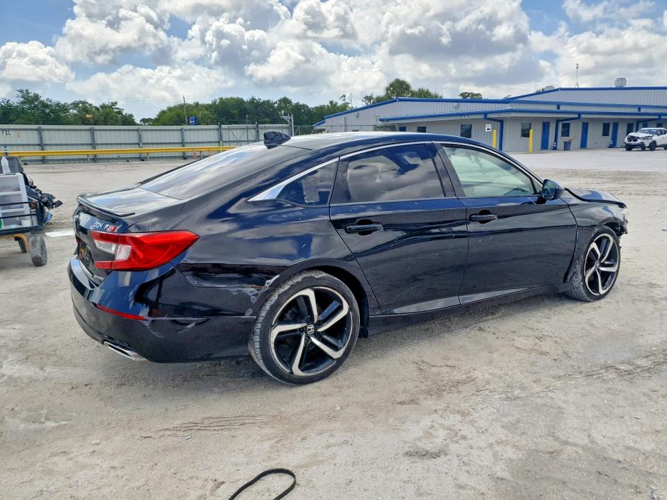 Auction sale of the 2019 Honda Accord, vin: 1HGCV1F33KA126261, lot number: 55929976