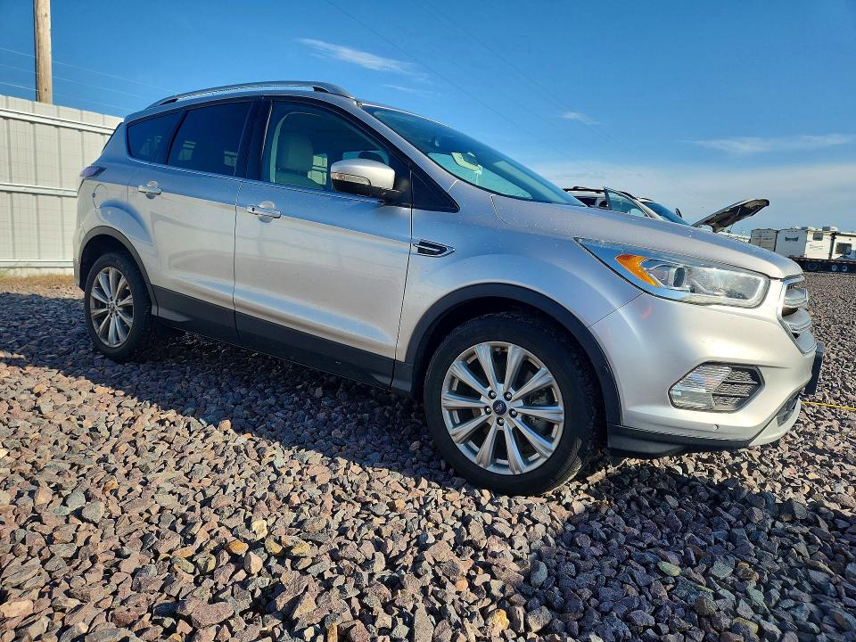 Продажа на аукционе авто 2017 Ford Escape, vin: 1FMCU0J98HUA16011, номер лота: 55681506