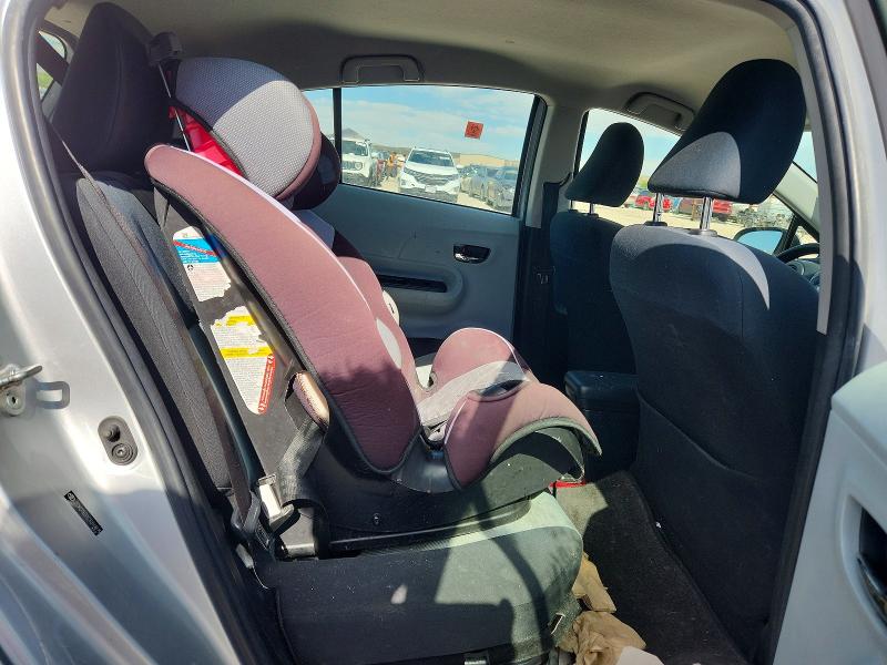 55722856 :رقم المزاد ، JTDKDTB31C1010895 vin ، 2012 Toyota Prius C مزاد بيع