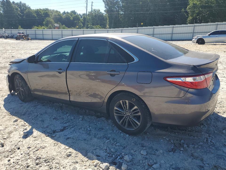 56033106 :رقم المزاد ، 4T1BF1FK0HU679774 vin ، 2017 Toyota Camry مزاد بيع