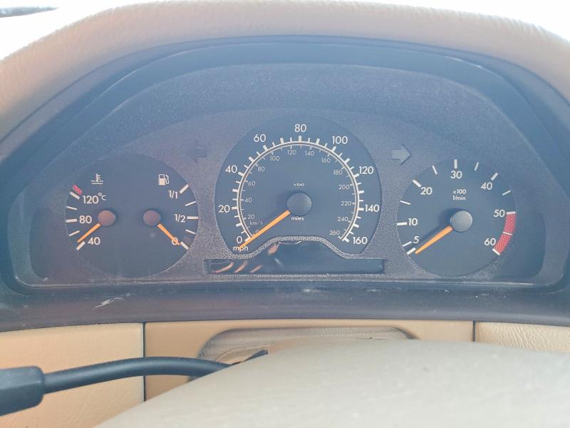 55904366 :رقم المزاد ، WDBJF25H8XA825025 vin ، 1999 Mercedes-benz E مزاد بيع
