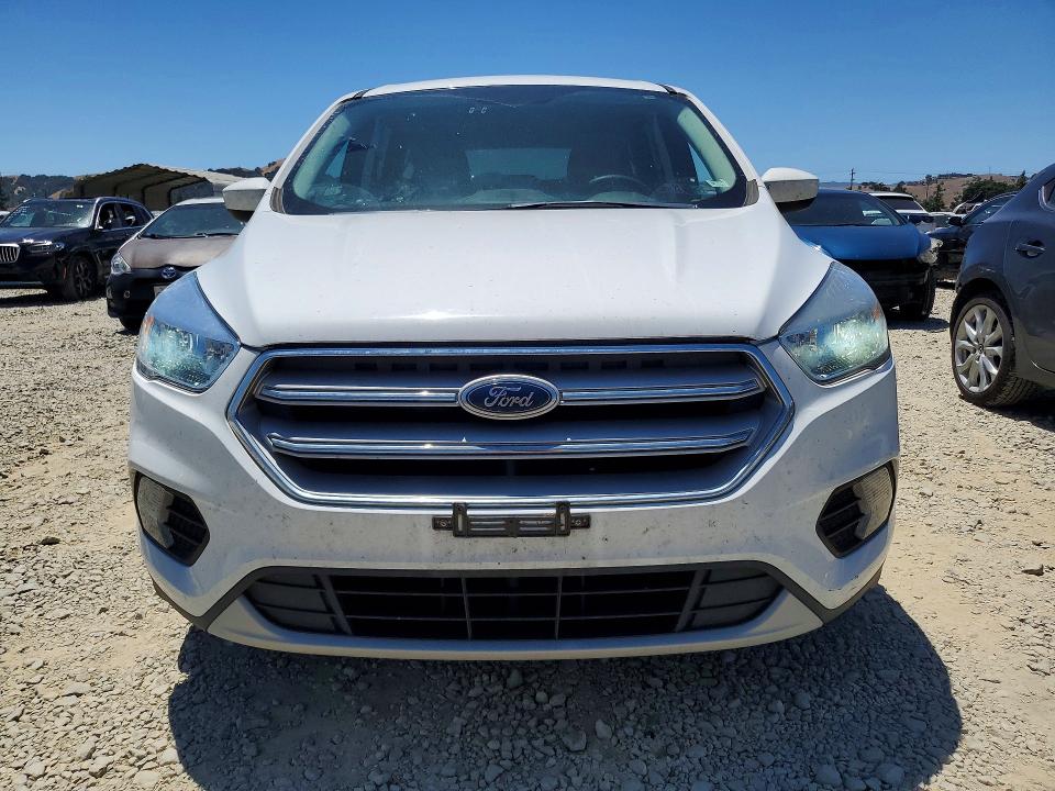 2019 Ford Escape მანქანა იყიდება აუქციონზე, vin: 1FMCU9G91KUB66237, აუქციონის ნომერი: 57335116