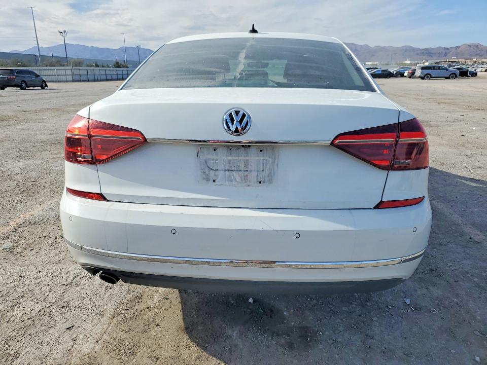 Продаж на аукціоні авто 2018 Volkswagen Passat, vin: 1VWBA7A35JC001049, номер лоту: 56481416