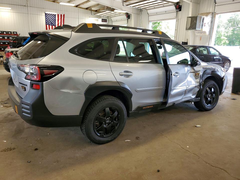 56161496 :رقم المزاد ، 4S4BTGUD7N3228620 vin ، 2022 Subaru Outback مزاد بيع
