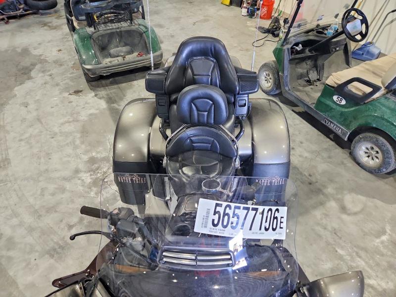 56577106 :رقم المزاد ، 1HFSC47H58A705424 vin ، 2008 Honda Gl1800 مزاد بيع