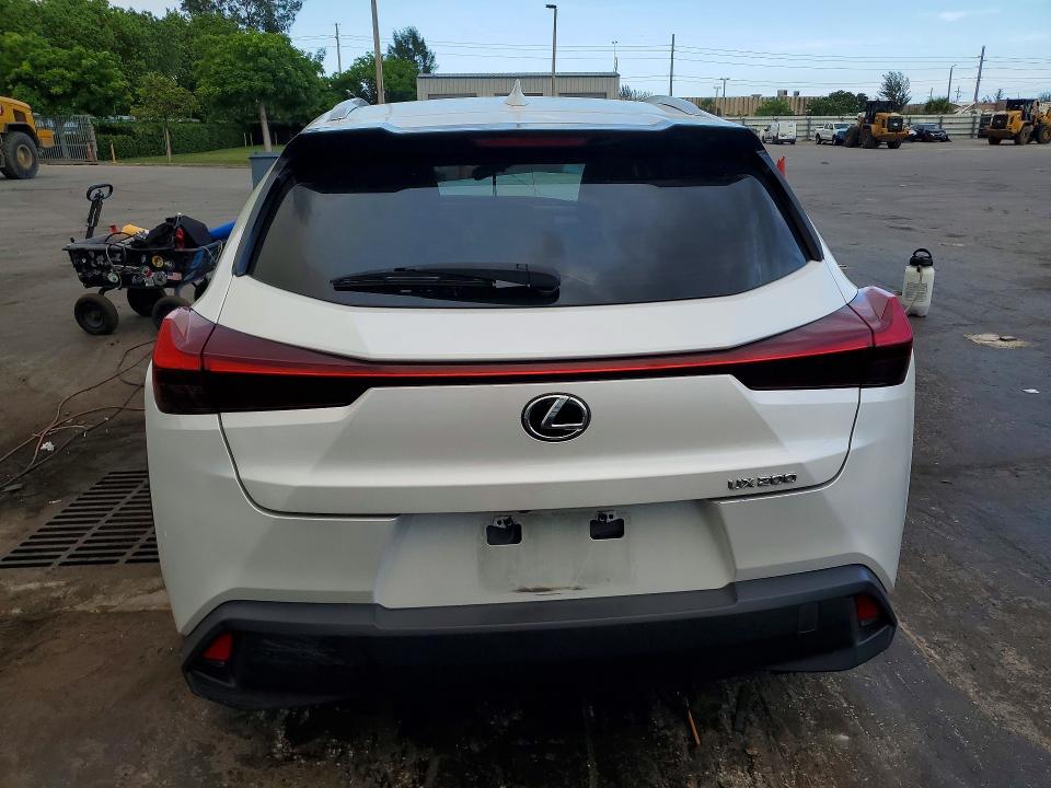 55673756 :رقم المزاد ، JTHX3JBH2M2042869 vin ، 2021 Lexus Ux مزاد بيع
