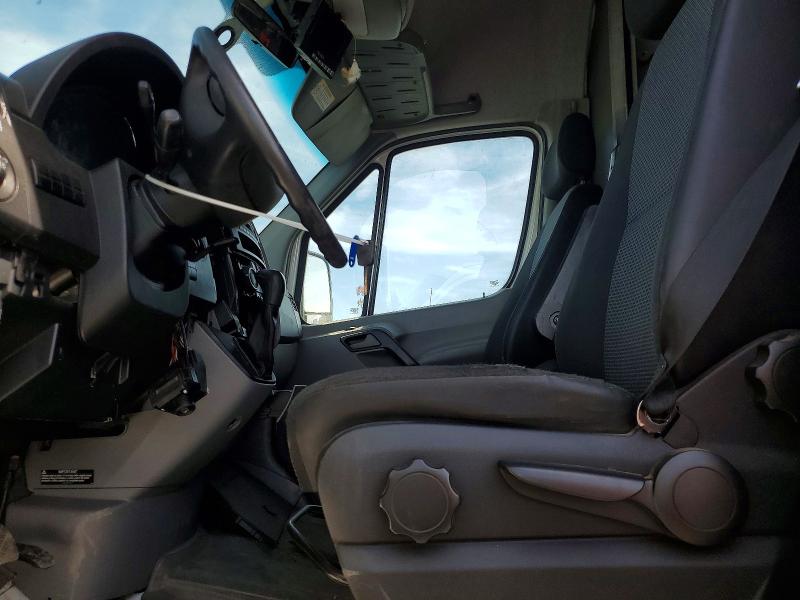 53405526 :رقم المزاد ، WD3PF1CC1C5670960 vin ، 2012 Mercedes Benz Sprinter مزاد بيع