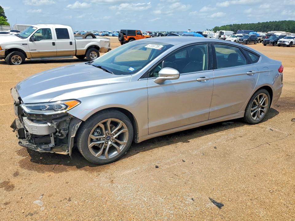 57858786 :رقم المزاد ، 3FA6P0CD7LR137161 vin ، 2020 Ford Fusion مزاد بيع