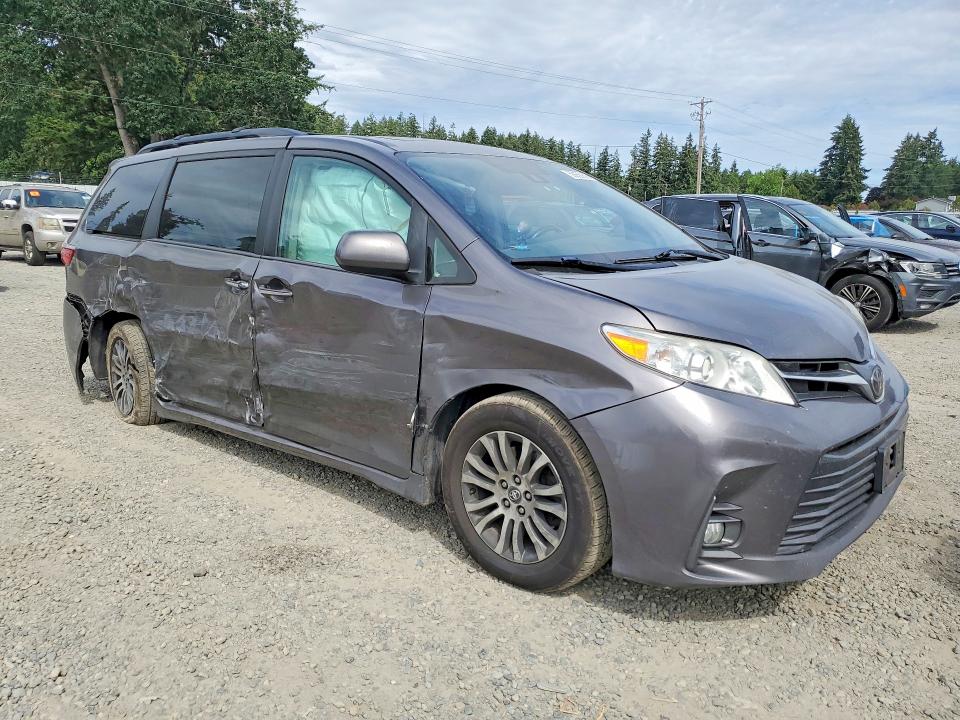 2018 Toyota Sienna მანქანა იყიდება აუქციონზე, vin: 5TDYZ3DC8JS933478, აუქციონის ნომერი: 55656806