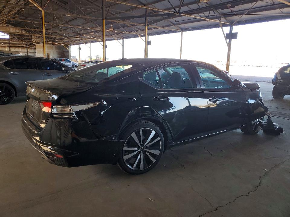 56478256 :رقم المزاد ، 1N4BL4CW5MN332862 vin ، 2021 Nissan Altima مزاد بيع