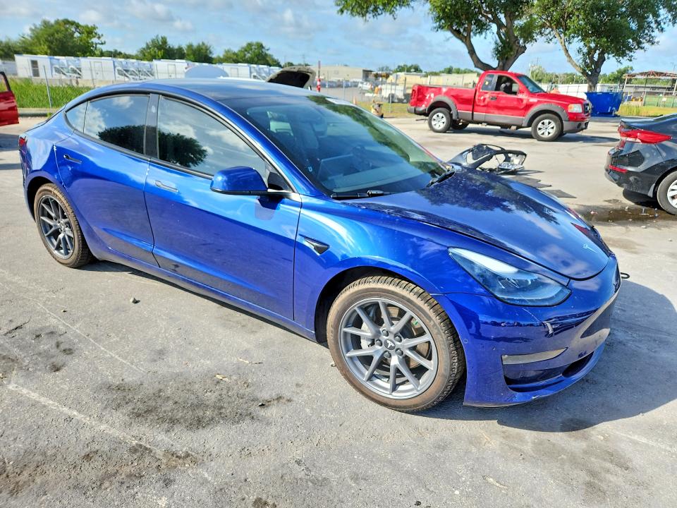 Продажа на аукционе авто 2022 Tesla Model 3, vin: 5YJ3E1EB8NF198785, номер лота: 56870306