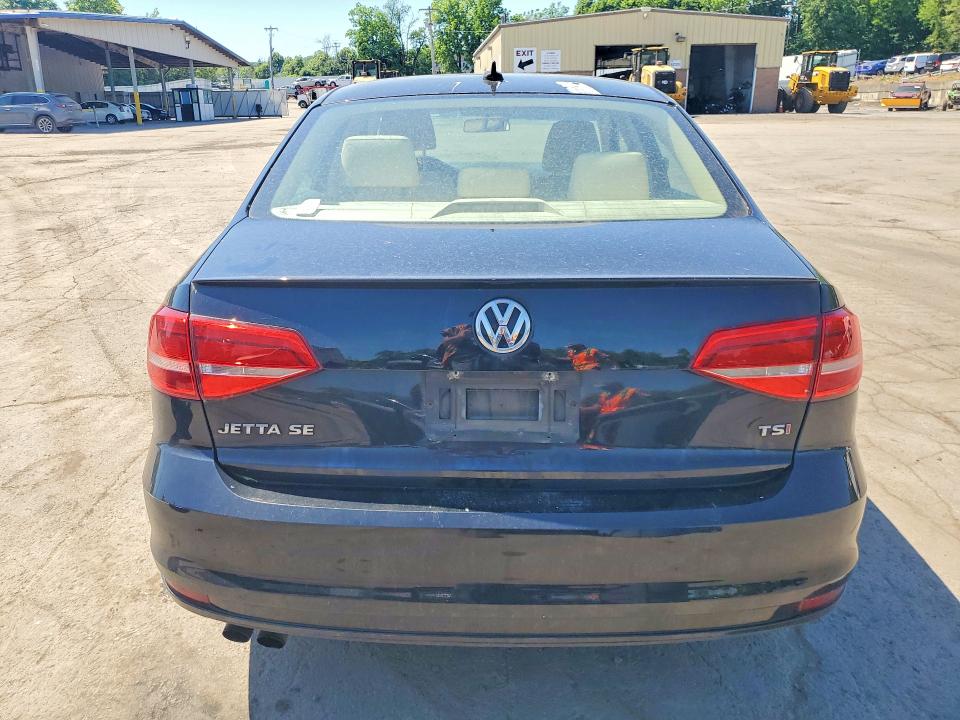 55933846 :رقم المزاد ، 3VWD17AJXFM351404 vin ، 2015 Volkswagen Jetta مزاد بيع