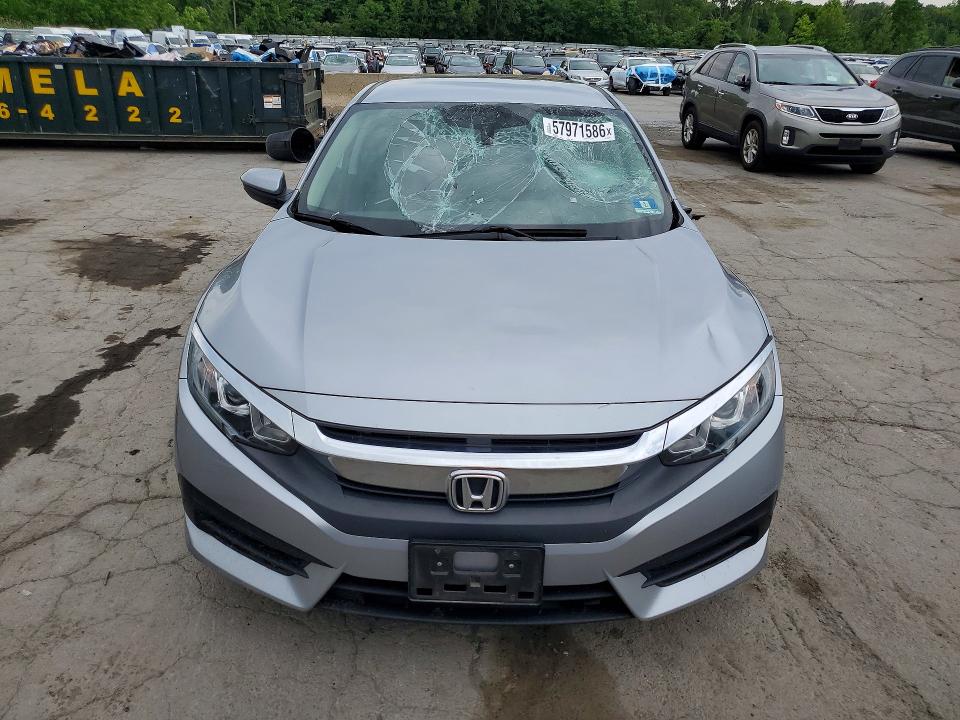 Продаж на аукціоні авто 2018 Honda Civic, vin: 2HGFC2F58JH551095, номер лоту: 57971586