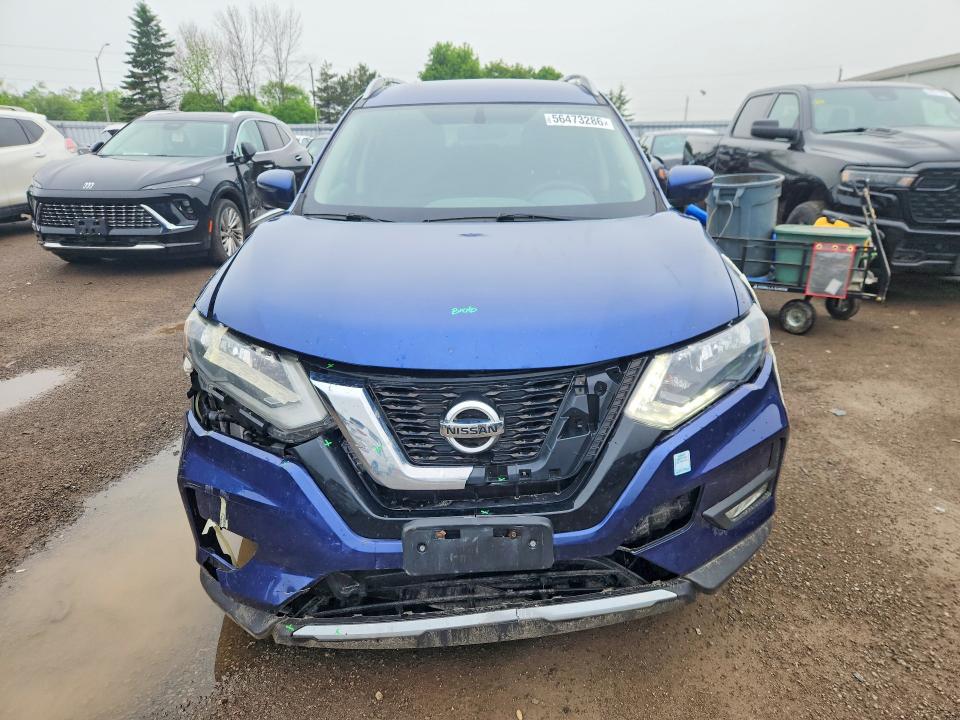 2017 Nissan Rogue მანქანა იყიდება აუქციონზე, vin: 5N1AT2MV1HC751935, აუქციონის ნომერი: 56473286