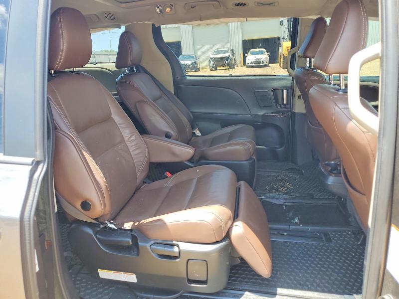 Продажа на аукционе авто 2018 Toyota Sienna, vin: 5TDYZ3DC5JS931106, номер лота: 57911636