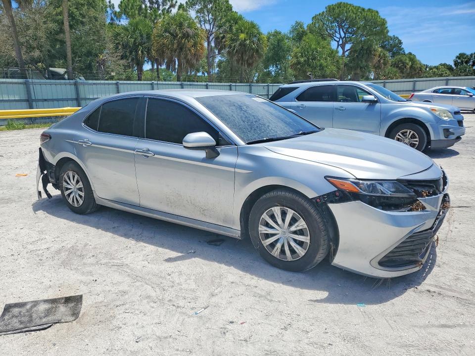 56293356 :رقم المزاد ، 4T1C31AK7NU584189 vin ، 2022 Toyota Camry مزاد بيع