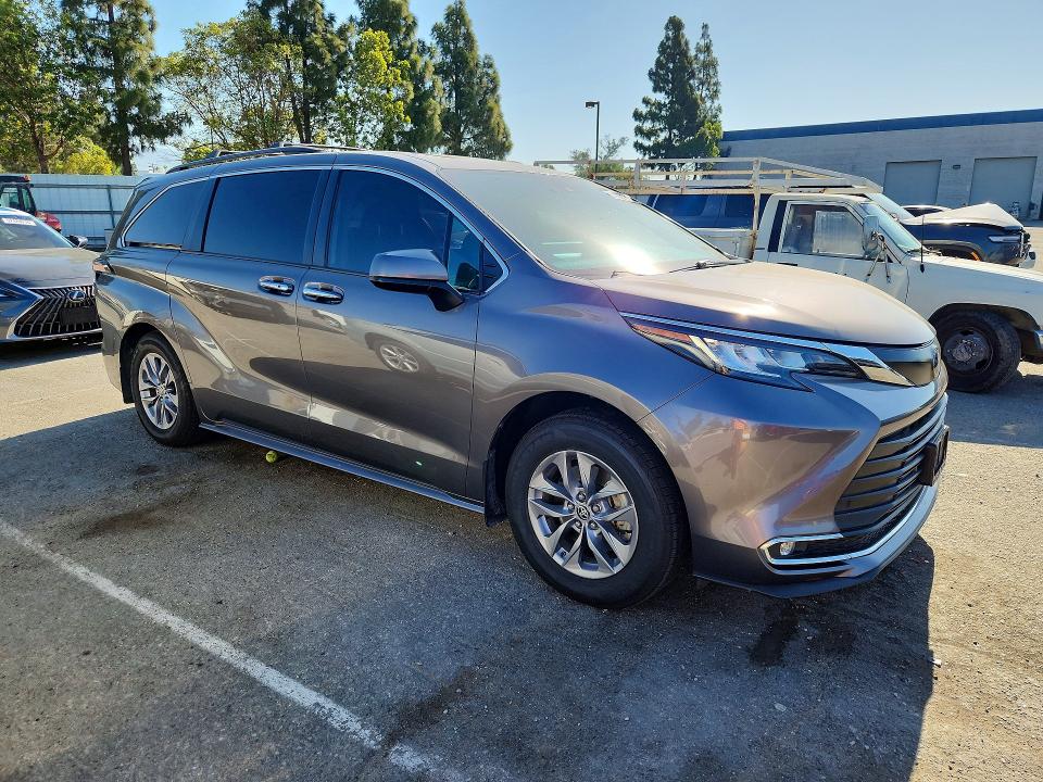 Продаж на аукціоні авто 2022 Toyota Sienna, vin: 5TDJRKEC4NS098012, номер лоту: 57528216