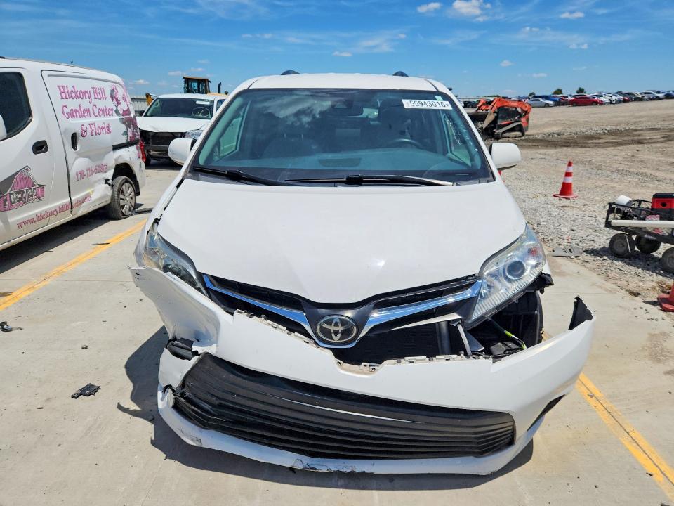 55943016 :رقم المزاد ، 5TDKZ3DCXKS966313 vin ، 2019 Toyota Sienna مزاد بيع