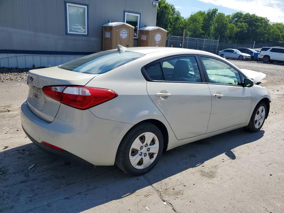 2015 Kia Forte მანქანა იყიდება აუქციონზე, vin: KNAFK4A64F5378832, აუქციონის ნომერი: 57765376