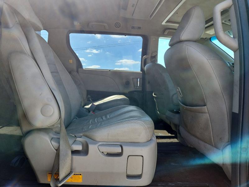 56228666 :رقم المزاد ، 5TDDK3DC5CS042019 vin ، 2012 Toyota Sienna مزاد بيع