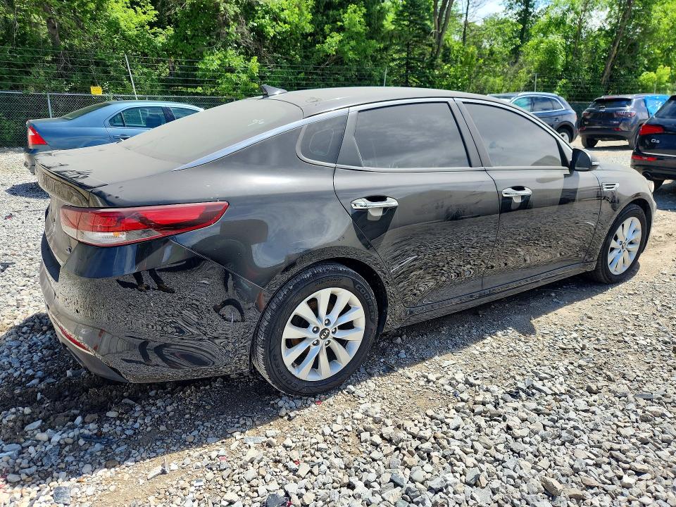2018 Kia Optima მანქანა იყიდება აუქციონზე, vin: 5XXGT4L37JG211148, აუქციონის ნომერი: 57375326