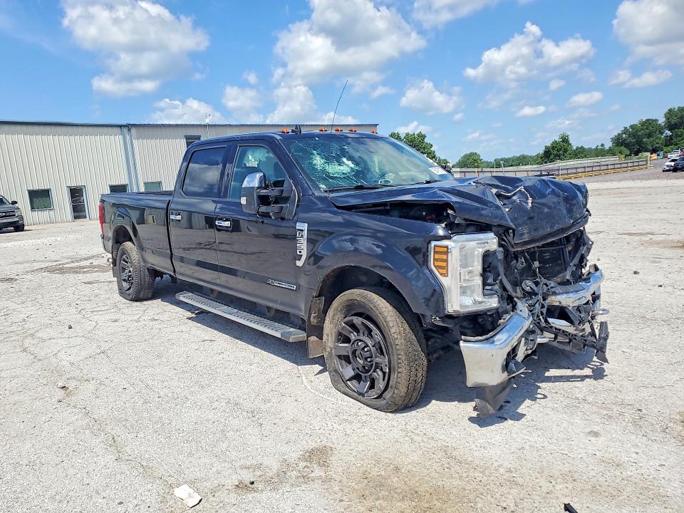 55478176 :رقم المزاد ، 1FT8W3BT1KEF88720 vin ، 2019 Ford F350 مزاد بيع